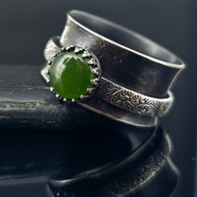 Load image into Gallery viewer, Jade spinner ring