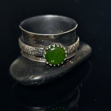 Load image into Gallery viewer, Jade spinner ring